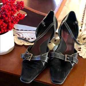 Aerosole size 9 buckle heels